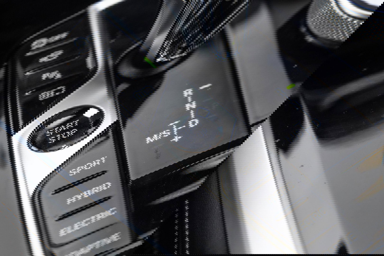 BMW X5 xDrive45e High Executive SKYLOUNGE / LASER / 4WIELSTURING / DIMAND POOK / LEDER / MAXTON / M PAKKET