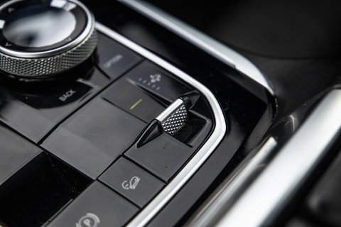 BMW X5 xDrive45e High Executive SKYLOUNGE / LASER / 4WIELSTURING / DIMAND POOK / LEDER / MAXTON / M PAKKET