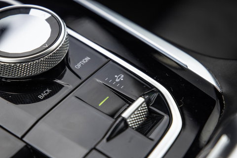 BMW X5 xDrive45e High Executive SKYLOUNGE / LASER / 4WIELSTURING / DIMAND POOK / LEDER / MAXTON / M PAKKET