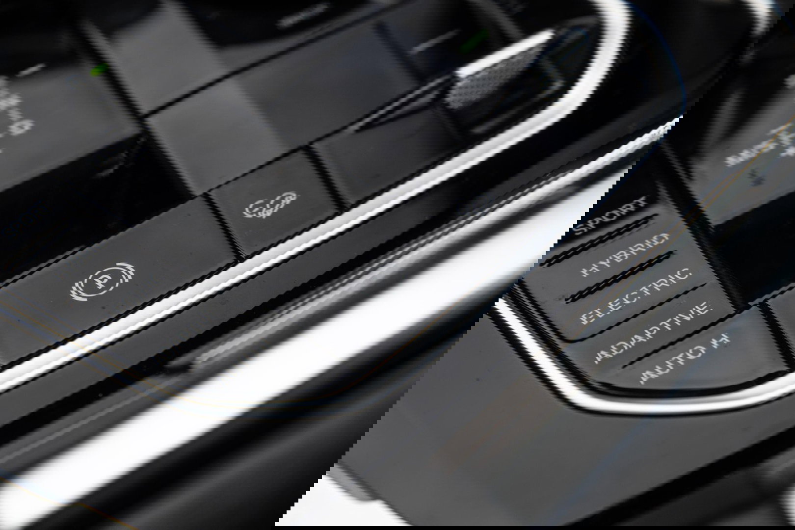 BMW X5 xDrive45e High Executive SKYLOUNGE / LASER / 4WIELSTURING / DIMAND POOK / LEDER / MAXTON / M PAKKET