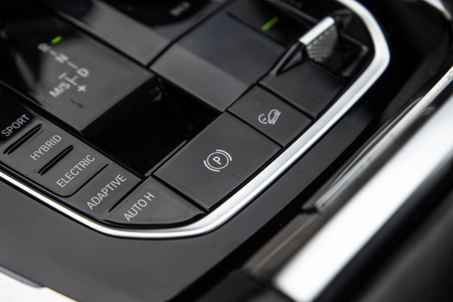 BMW X5 xDrive45e High Executive SKYLOUNGE / LASER / 4WIELSTURING / DIMAND POOK / LEDER / MAXTON / M PAKKET