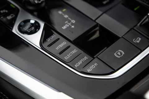 BMW X5 xDrive45e High Executive SKYLOUNGE / LASER / 4WIELSTURING / DIMAND POOK / LEDER / MAXTON / M PAKKET