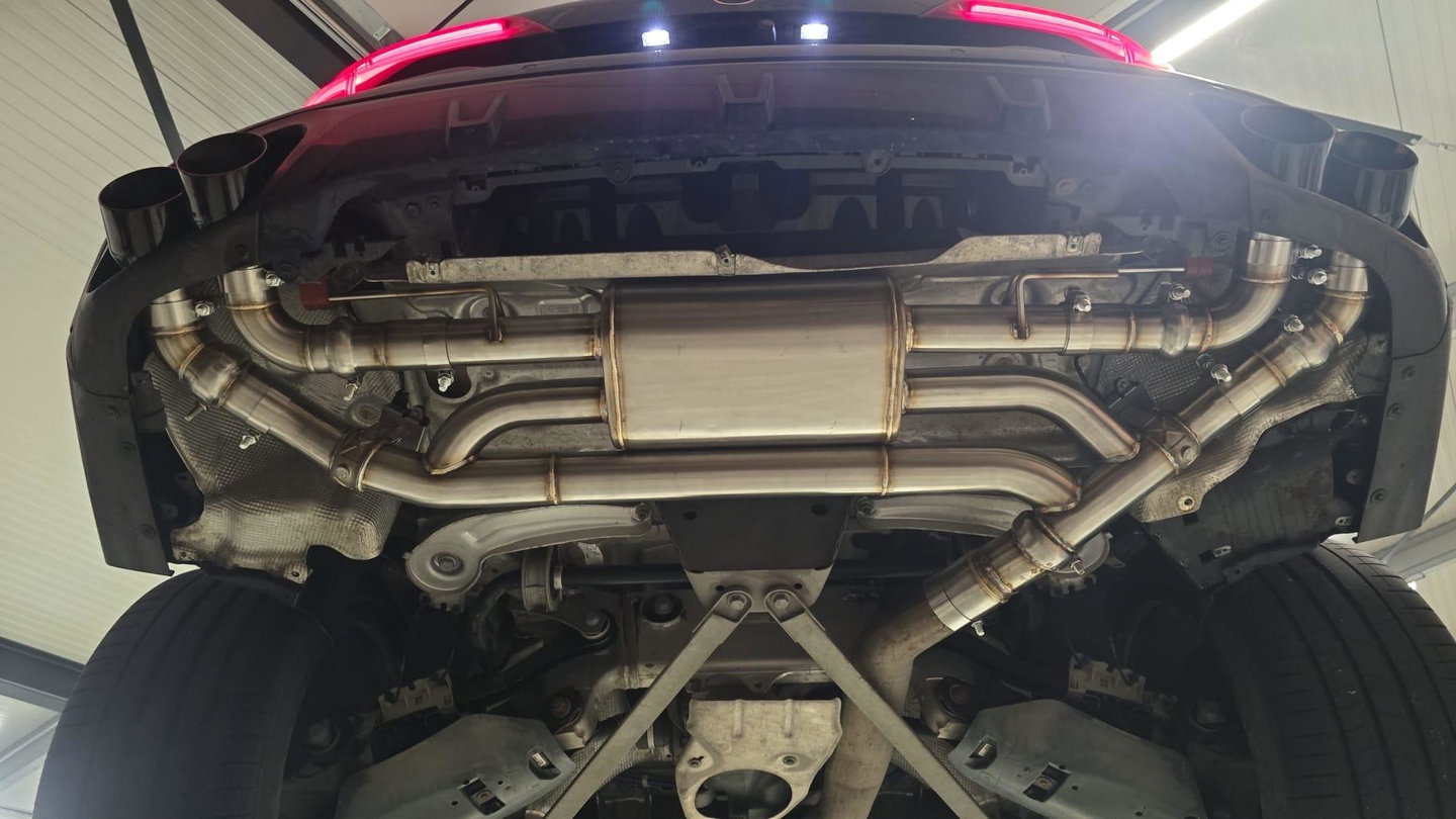 BMW X5 xDrive45e High Executive SKYLOUNGE / LASER / 4WIELSTURING / DIMAND POOK / LEDER / MAXTON / M PAKKET