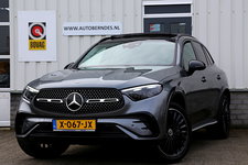 Mercedes-Benz GLC - 300e 4MATIC AMG Line*Perfect MB Onderh.*Pano/Digital Light/Luchtvering/Night Pakket/Elek. Trekhaak/360 Camera/ACC met act. Stuurass./Stoelverw./Stuurverw./Treeplanken/20 inch LM*