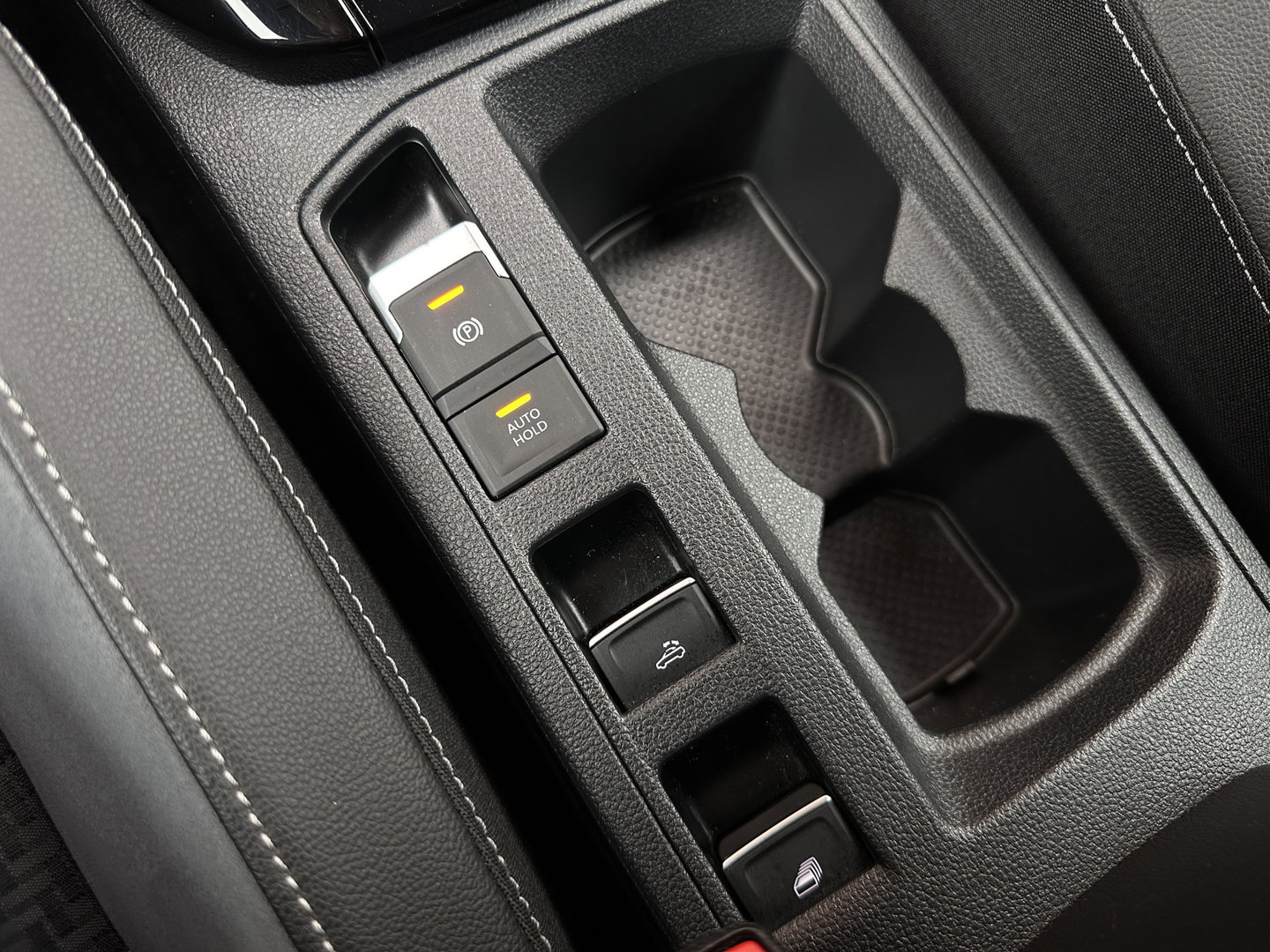 Volkswagen T-Roc Cabrio 1.5 TSI R-Line | Apple Carplay | Android Auto | Stuurverwarming | Stoelverwarming | Camera | Adaptieve Cruise Control | Lane Assist | Dodehoeksensor | DAB |