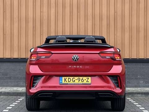 Volkswagen T-Roc Cabrio 1.5 TSI R-Line | Apple Carplay | Android Auto | Stuurverwarming | Stoelverwarming | Camera | Adaptieve Cruise Control | Lane Assist | Dodehoeksensor | DAB |