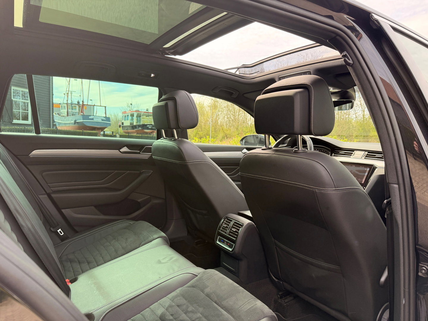 Volkswagen Passat Variant 1.4 TSI PHEV GTE PANORAMDAK VIRTUAL COCKPIT LEER NAVI CAMERA IQ-MATRIX ELECTR-TREKHAAK