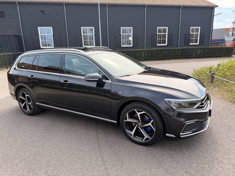 Volkswagen Passat Variant 1.4 TSI PHEV GTE PANORAMDAK VIRTUAL COCKPIT LEER NAVI CAMERA IQ-MATRIX ELECTR-TREKHAAK