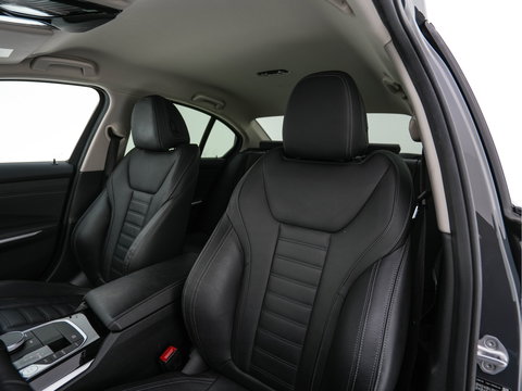 BMW 3-serie 330e eDrive Edition (INCL.BTW) Aut. *LEATHER | FULL-LED | DIGI-COCKPIT | HEATED-SPORTSEATS | PRIVACY-GLASS | AMBIENT-LIGHT | DAB | NAVI-FULLMAP | ECC | PDC | CRUISE | 18''ALU*