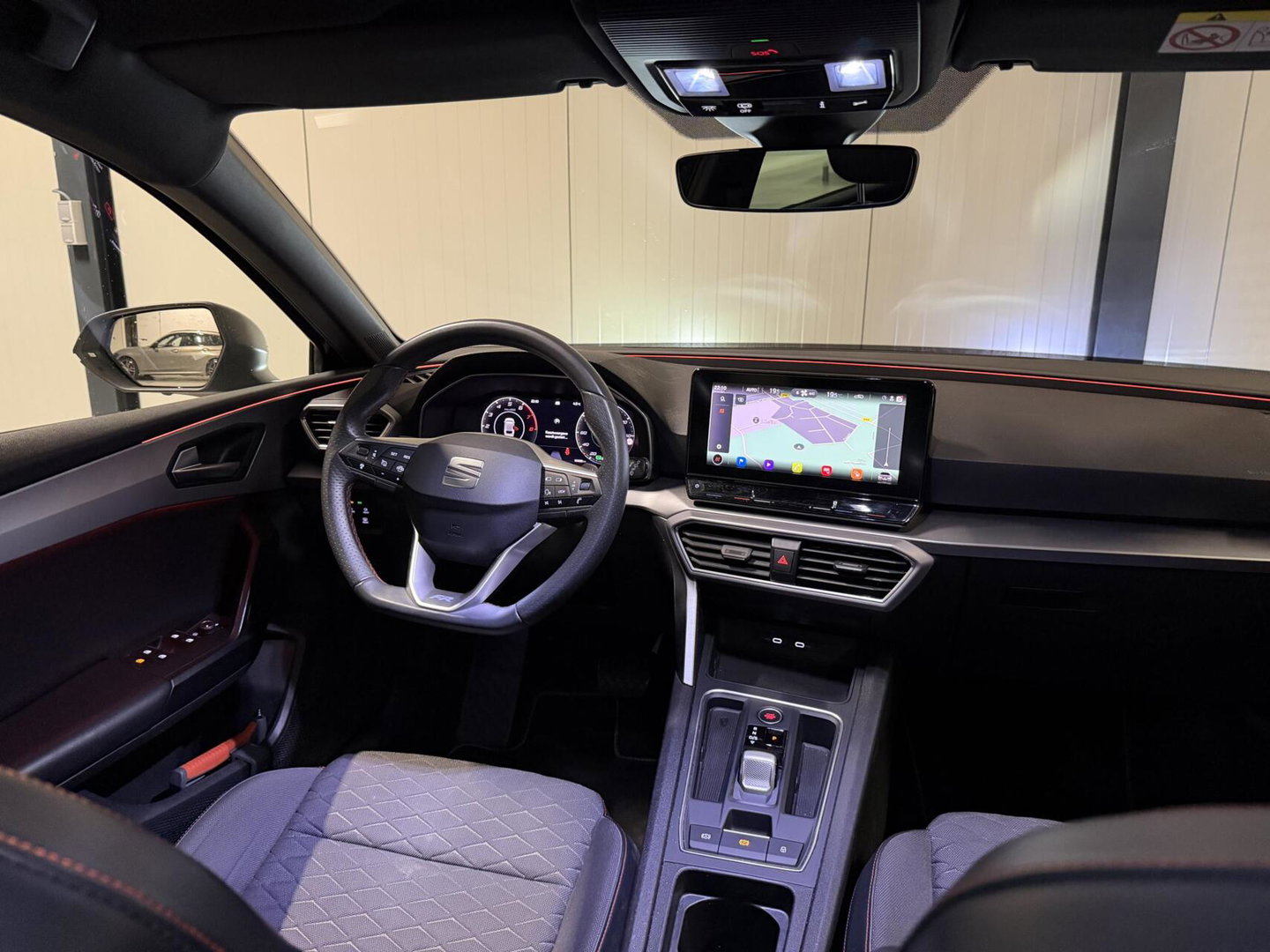 SEAT Leon Sportstourer Seat Leon 1.5 eTSI FR 150PK Virtual Sfeer Trekhaak Carplay