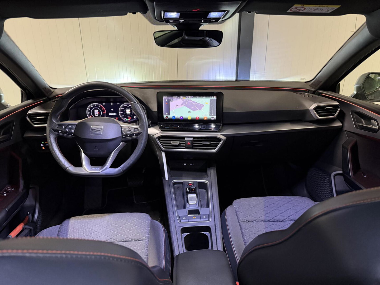 SEAT Leon Sportstourer Seat Leon 1.5 eTSI FR 150PK Virtual Sfeer Trekhaak Carplay