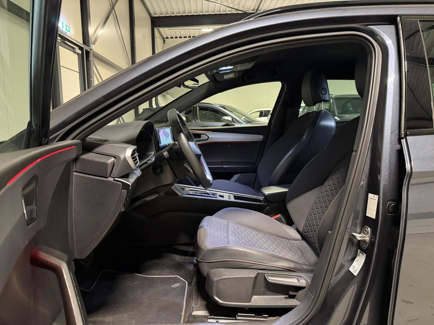 SEAT Leon Sportstourer Seat Leon 1.5 eTSI FR 150PK Virtual Sfeer Trekhaak Carplay