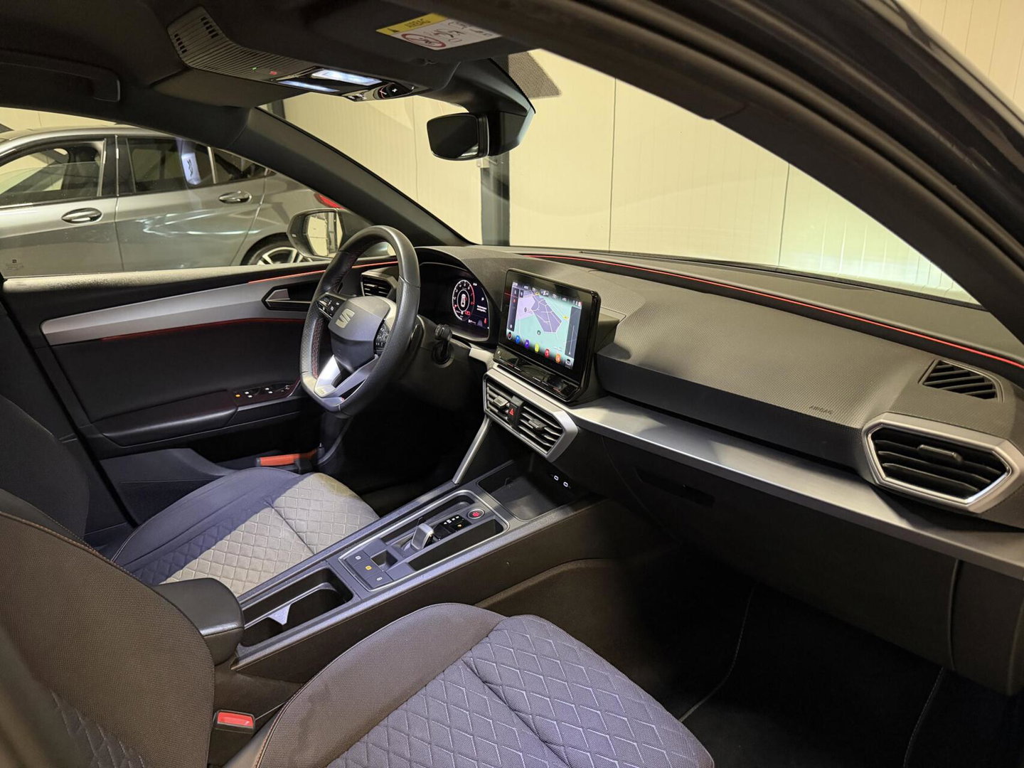 SEAT Leon Sportstourer Seat Leon 1.5 eTSI FR 150PK Virtual Sfeer Trekhaak Carplay