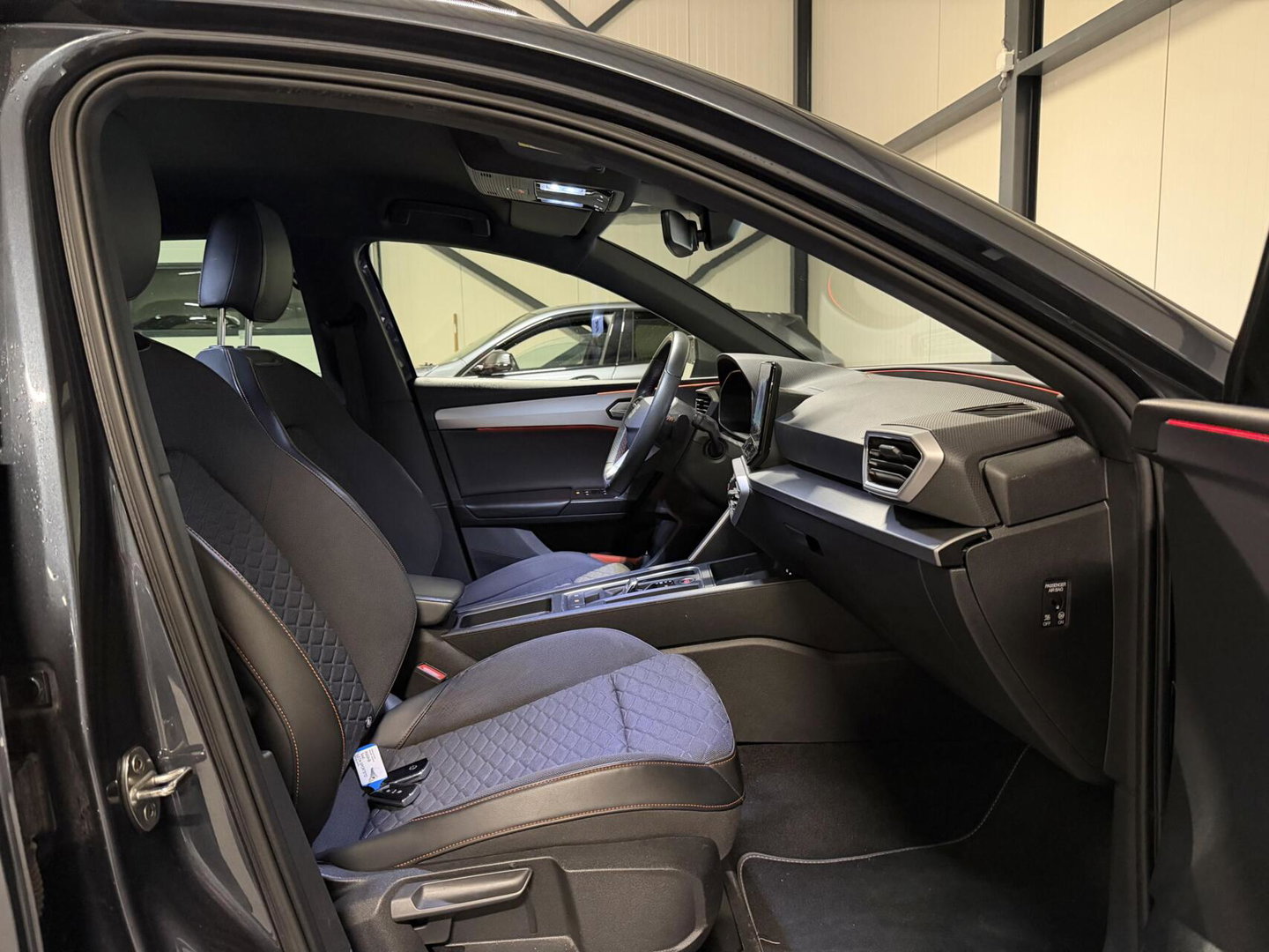 SEAT Leon Sportstourer Seat Leon 1.5 eTSI FR 150PK Virtual Sfeer Trekhaak Carplay