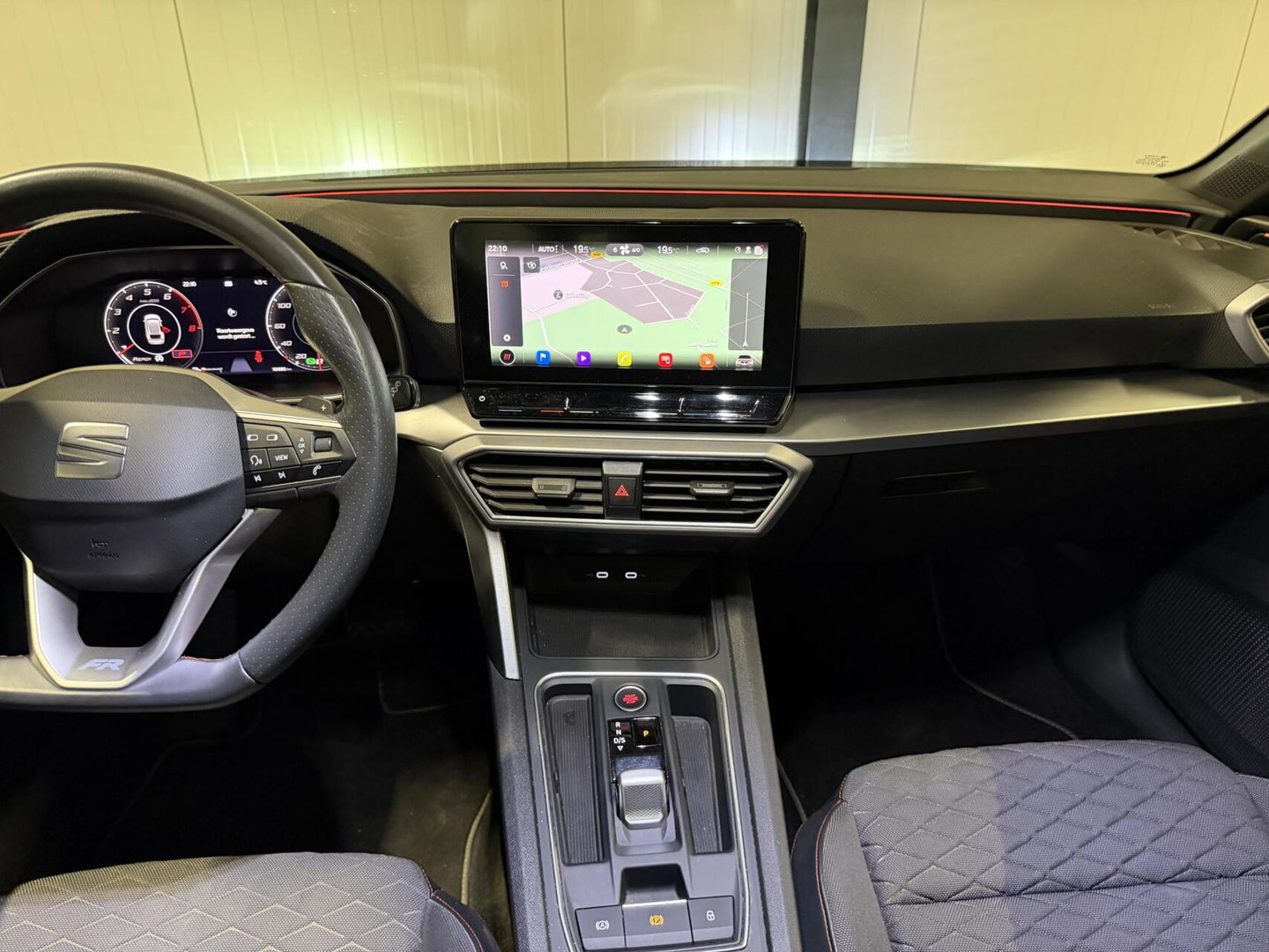 SEAT Leon Sportstourer Seat Leon 1.5 eTSI FR 150PK Virtual Sfeer Trekhaak Carplay