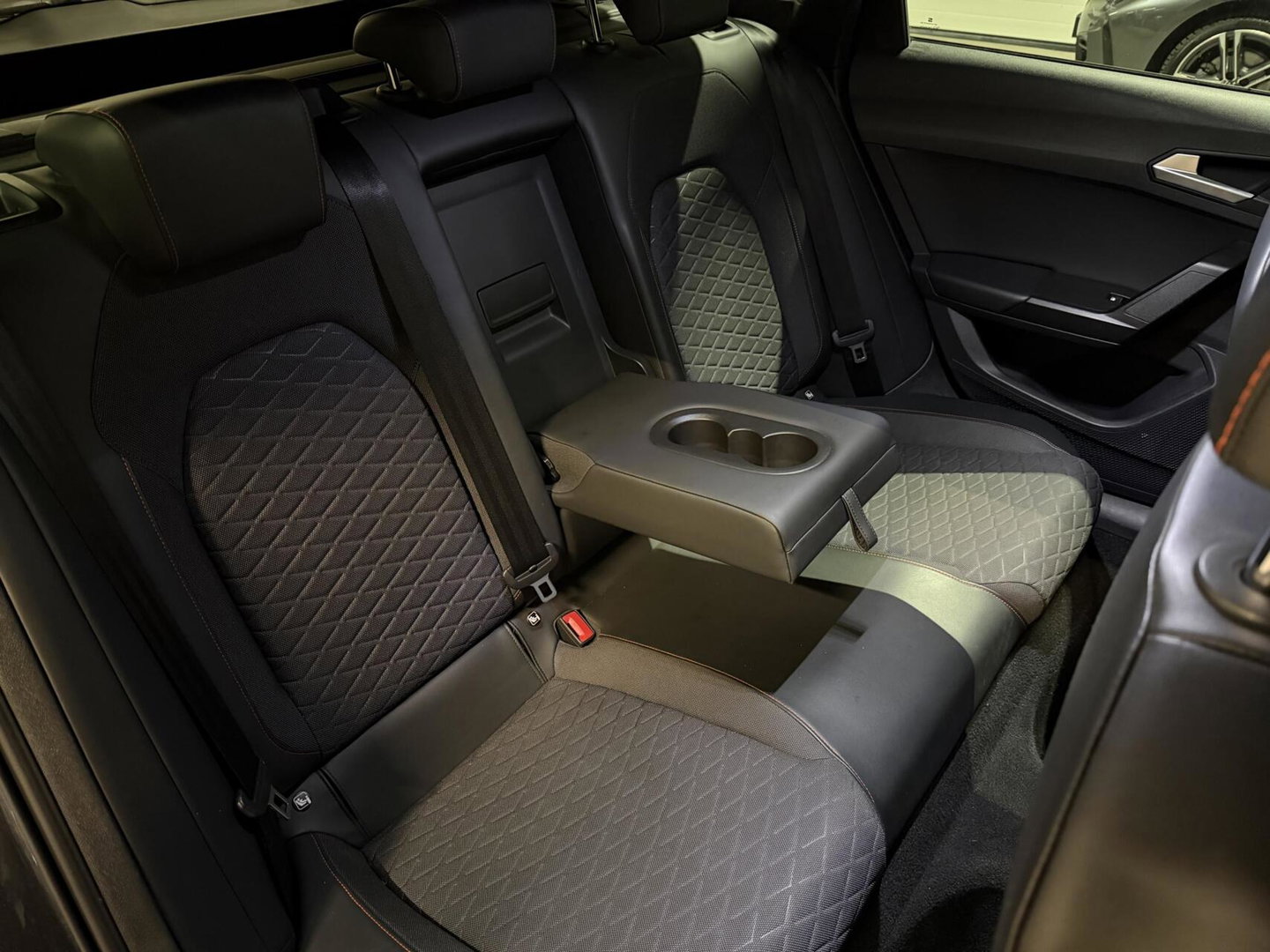 SEAT Leon Sportstourer Seat Leon 1.5 eTSI FR 150PK Virtual Sfeer Trekhaak Carplay