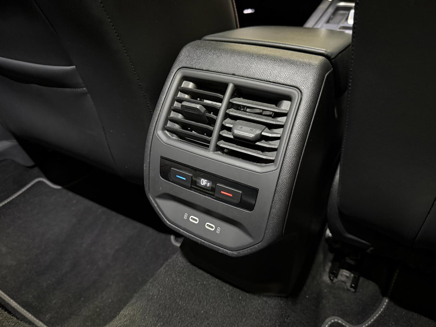 SEAT Leon Sportstourer Seat Leon 1.5 eTSI FR 150PK Virtual Sfeer Trekhaak Carplay