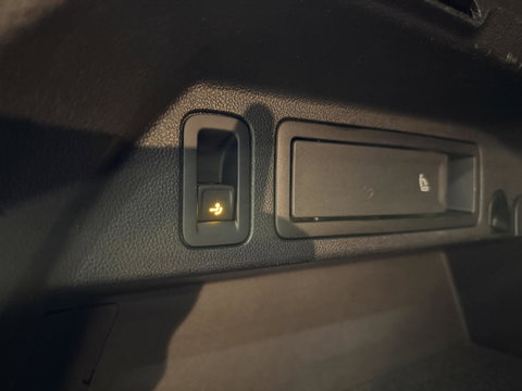 Volkswagen Tiguan 1.5 TSI R-line Pano H&K LeerTrekhaak VOL!