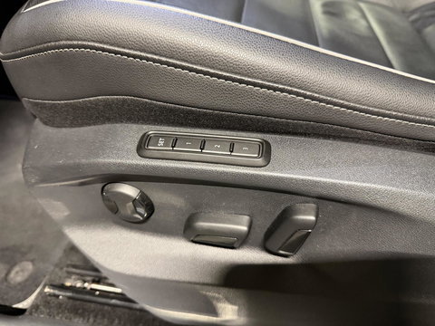 Volkswagen Tiguan 1.5 TSI R-line Pano H&K LeerTrekhaak VOL!