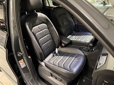 Volkswagen Tiguan 1.5 TSI R-line Pano H&K LeerTrekhaak VOL!