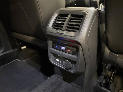 Volkswagen Tiguan 1.5 TSI R-line Pano H&K LeerTrekhaak VOL!