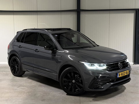 Volkswagen Tiguan 1.5 TSI R-line Pano H&K LeerTrekhaak VOL!