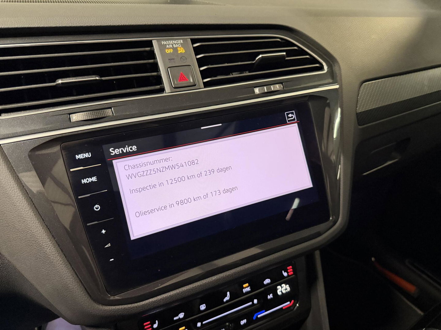 Volkswagen Tiguan 1.5 TSI R-line Pano H&K LeerTrekhaak VOL!