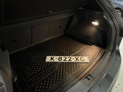 Volkswagen Tiguan 1.5 TSI R-line Pano H&K LeerTrekhaak VOL!