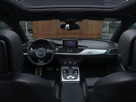 Audi A6 Avant 3.0 V6T 327PK Biturbo Quattro / S-line / Pano / Bose / Luchtveri