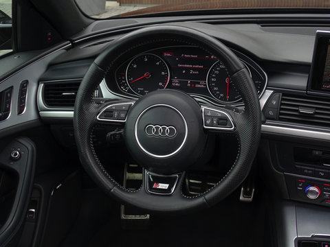 Audi A6 Avant 3.0 V6T 327PK Biturbo Quattro / S-line / Pano / Bose / Luchtveri
