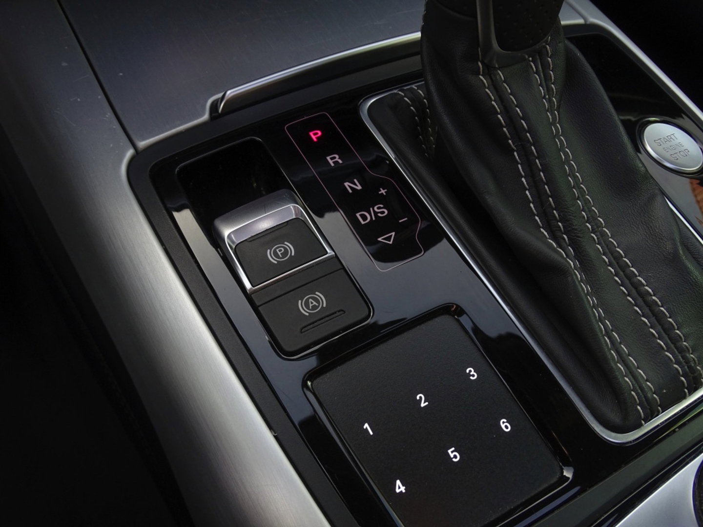 Audi A6 Avant 3.0 V6T 327PK Biturbo Quattro / S-line / Pano / Bose / Luchtveri