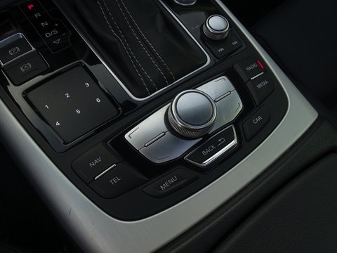 Audi A6 Avant 3.0 V6T 327PK Biturbo Quattro / S-line / Pano / Bose / Luchtveri