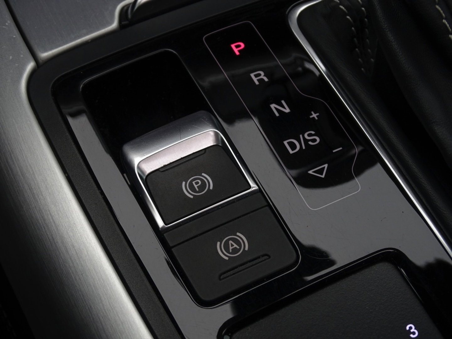 Audi A6 Avant 3.0 V6T 327PK Biturbo Quattro / S-line / Pano / Bose / Luchtveri