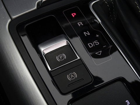 Audi A6 Avant 3.0 V6T 327PK Biturbo Quattro / S-line / Pano / Bose / Luchtveri