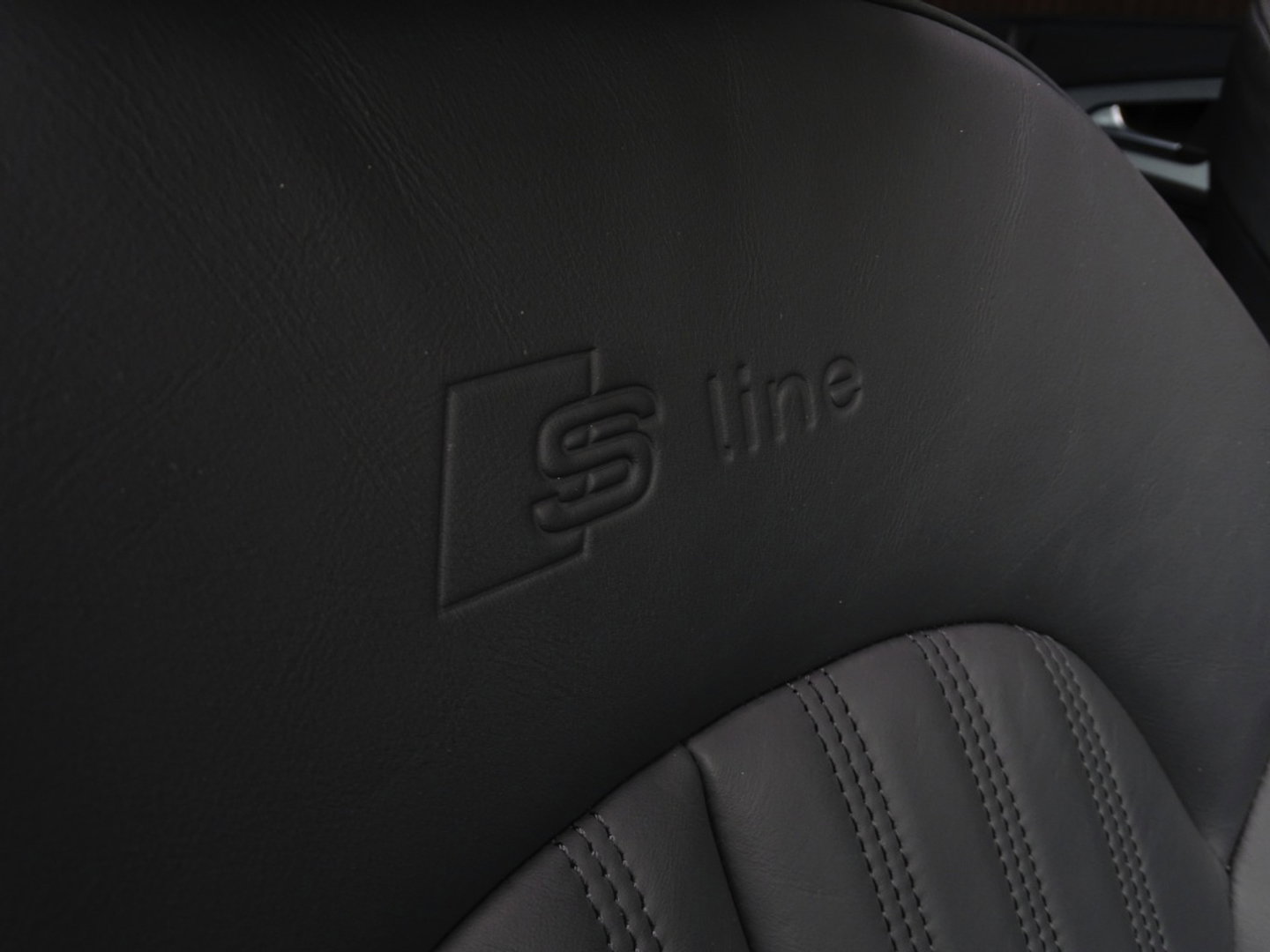 Audi A6 Avant 3.0 V6T 327PK Biturbo Quattro / S-line / Pano / Bose / Luchtveri