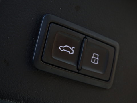 Audi A6 Avant 3.0 V6T 327PK Biturbo Quattro / S-line / Pano / Bose / Luchtveri