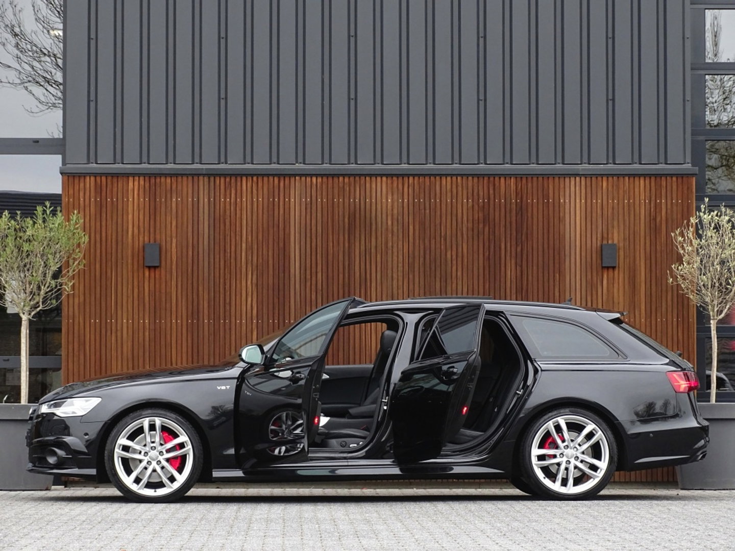 Audi A6 Avant 3.0 V6T 327PK Biturbo Quattro / S-line / Pano / Bose / Luchtveri