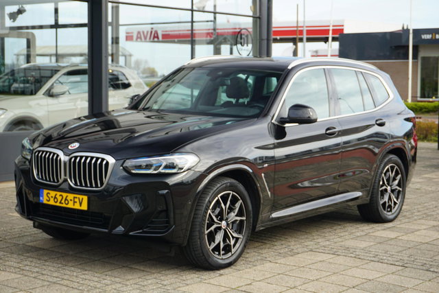 BMW X3 - xDrive20i Business Edition Plus | M pakket | Pano | LASER
