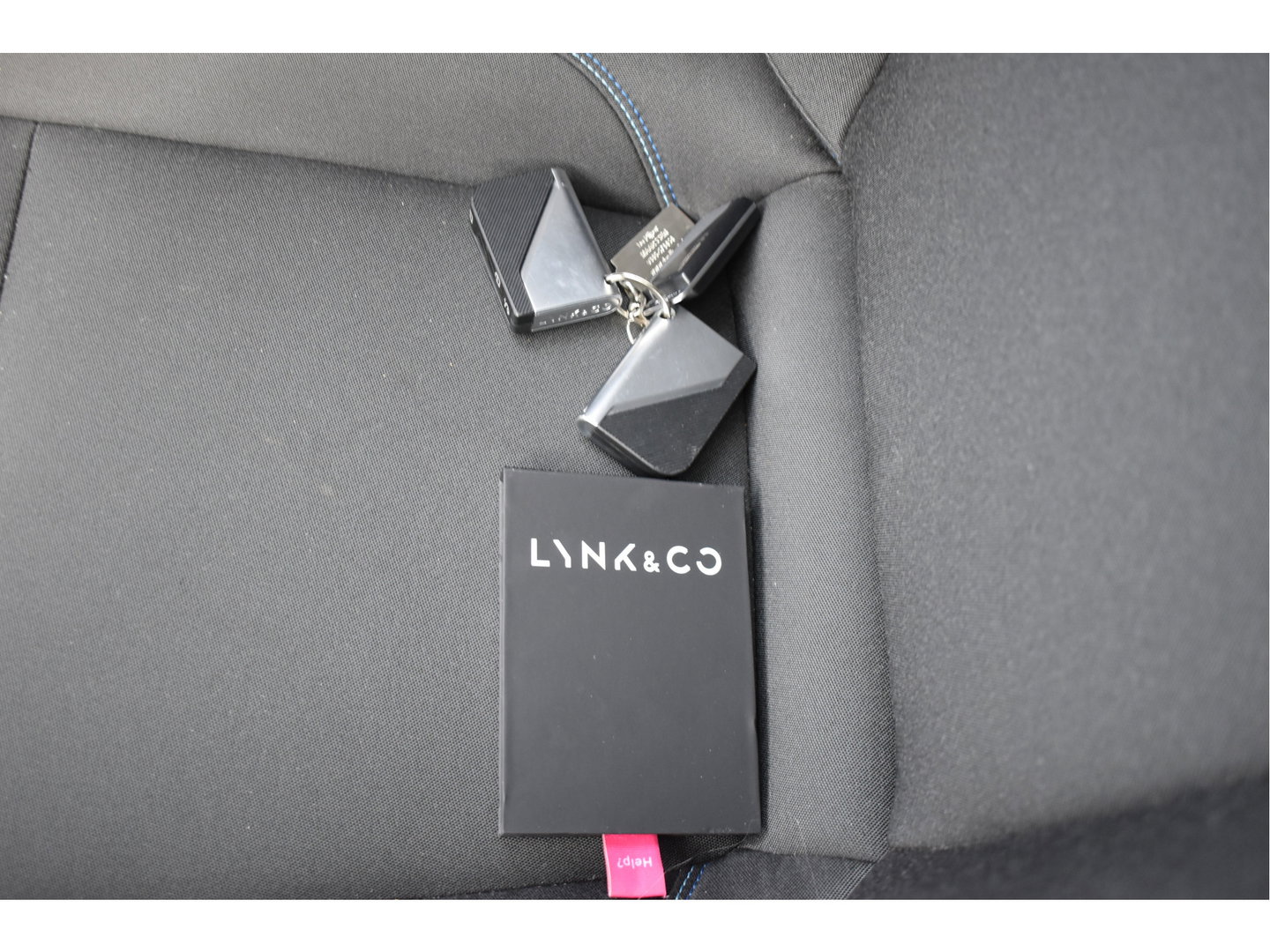 Lynk & Co 01 1.5 PLUG IN HYBRID 261 pk | NL-Auto | 360 gr.camera | Keyless | Pano.dak | Carplay | DAB | Sfeerverl. | LED/Xenon | NAP