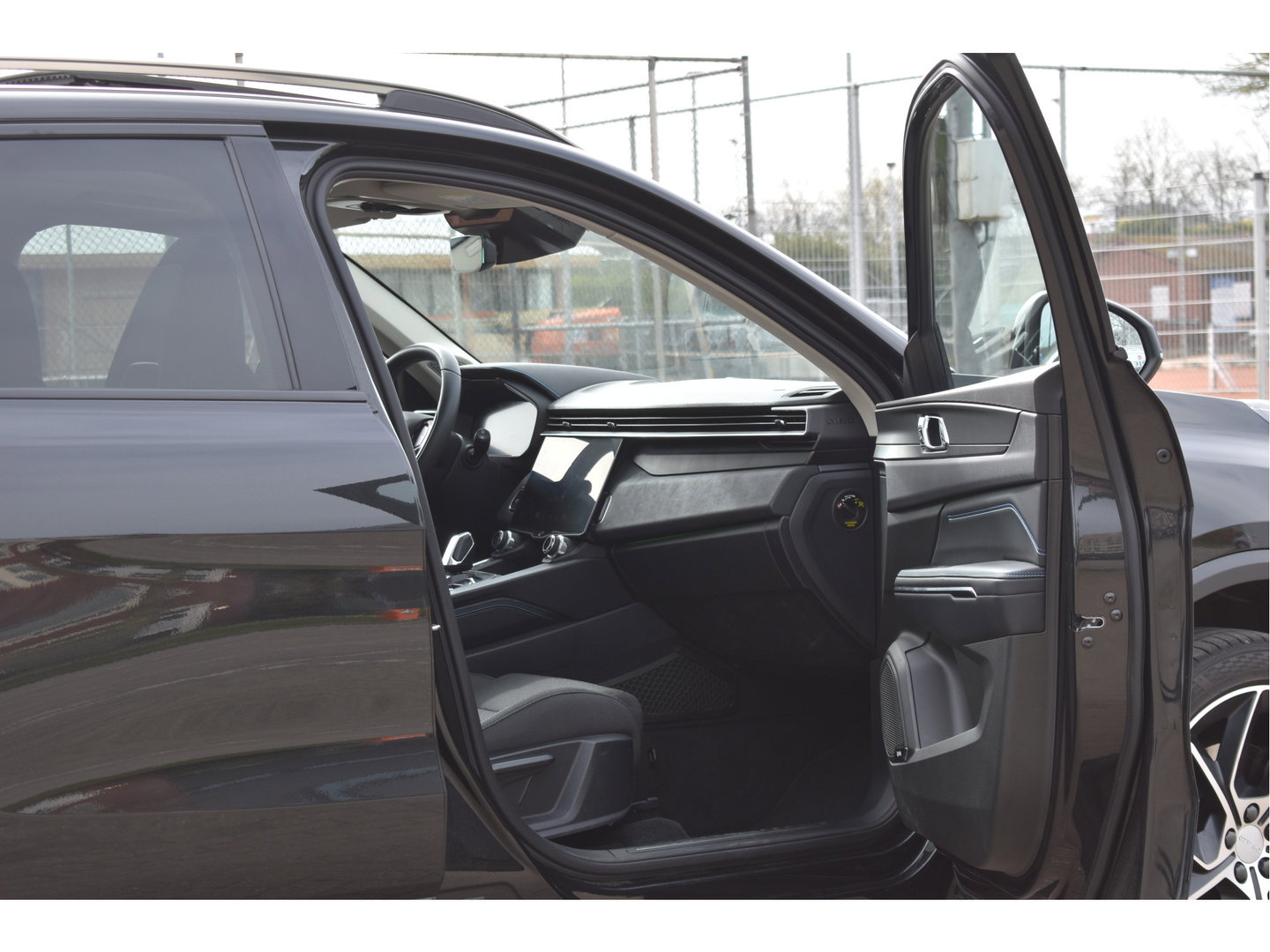 Lynk & Co 01 1.5 PLUG IN HYBRID 261 pk | NL-Auto | 360 gr.camera | Keyless | Pano.dak | Carplay | DAB | Sfeerverl. | LED/Xenon | NAP