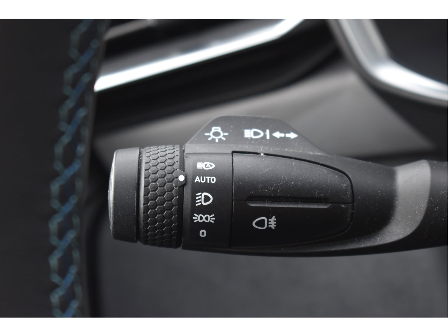 Lynk & Co 01 1.5 PLUG IN HYBRID 261 pk | NL-Auto | 360 gr.camera | Keyless | Pano.dak | Carplay | DAB | Sfeerverl. | LED/Xenon | NAP