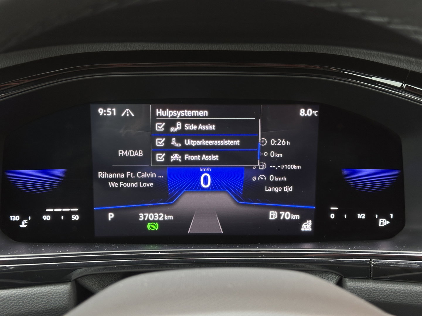 Volkswagen T-Roc Cabrio 1.5 TSI R-Line | Apple Carplay | Android Auto | Stuurverwarming | Stoelverwarming | Camera | Adaptieve Cruise Control | Lane Assist | Dodehoeksensor | DAB |