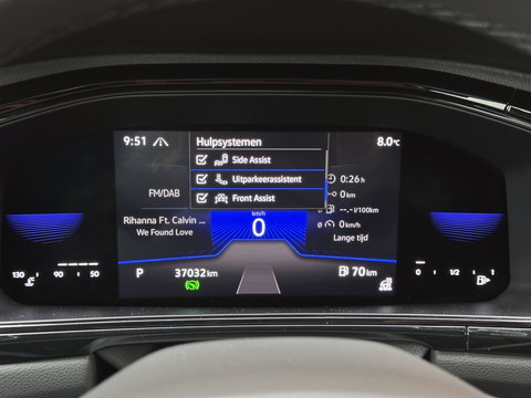 Volkswagen T-Roc Cabrio 1.5 TSI R-Line | Apple Carplay | Android Auto | Stuurverwarming | Stoelverwarming | Camera | Adaptieve Cruise Control | Lane Assist | Dodehoeksensor | DAB |