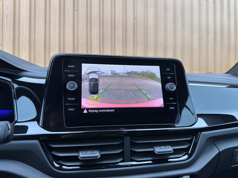 Volkswagen T-Roc Cabrio 1.5 TSI R-Line | Apple Carplay | Android Auto | Stuurverwarming | Stoelverwarming | Camera | Adaptieve Cruise Control | Lane Assist | Dodehoeksensor | DAB |