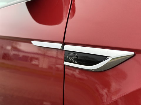 Volkswagen T-Roc Cabrio 1.5 TSI R-Line | Apple Carplay | Android Auto | Stuurverwarming | Stoelverwarming | Camera | Adaptieve Cruise Control | Lane Assist | Dodehoeksensor | DAB |