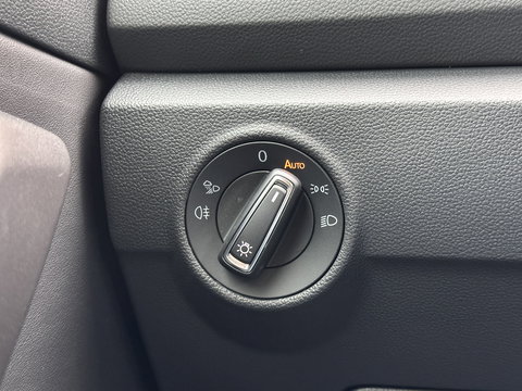 Volkswagen T-Roc Cabrio 1.5 TSI R-Line | Apple Carplay | Android Auto | Stuurverwarming | Stoelverwarming | Camera | Adaptieve Cruise Control | Lane Assist | Dodehoeksensor | DAB |