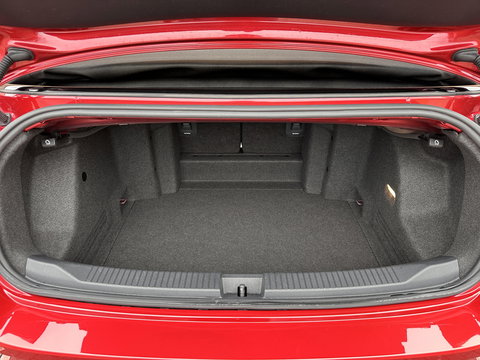 Volkswagen T-Roc Cabrio 1.5 TSI R-Line | Apple Carplay | Android Auto | Stuurverwarming | Stoelverwarming | Camera | Adaptieve Cruise Control | Lane Assist | Dodehoeksensor | DAB |