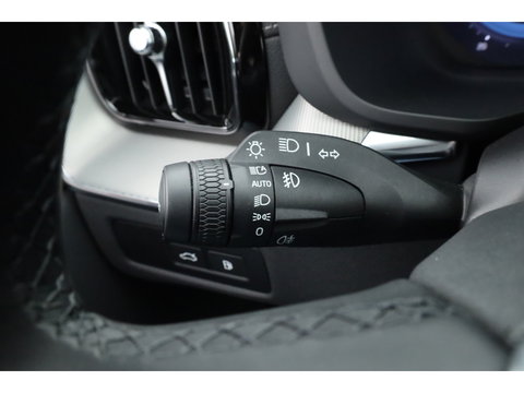 Volvo XC60 2.0 T6 Plug-in hybrid AWD Plus Black Edition | Pano | 360 cam | Head up | B&W audio | ACC | Blis | Stoel & Stuur verw. |