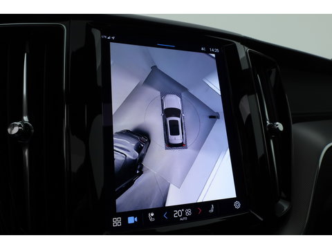 Volvo XC60 2.0 T6 Plug-in hybrid AWD Plus Black Edition | Pano | 360 cam | Head up | B&W audio | ACC | Blis | Stoel & Stuur verw. |