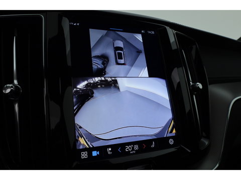 Volvo XC60 2.0 T6 Plug-in hybrid AWD Plus Black Edition | Pano | 360 cam | Head up | B&W audio | ACC | Blis | Stoel & Stuur verw. |